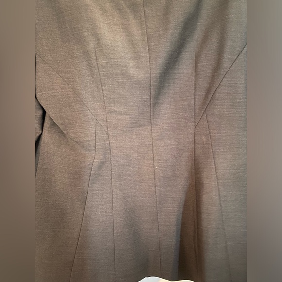 Ann Taylor Wool 2 button suit jacket, size 2P - Picture 5 of 5